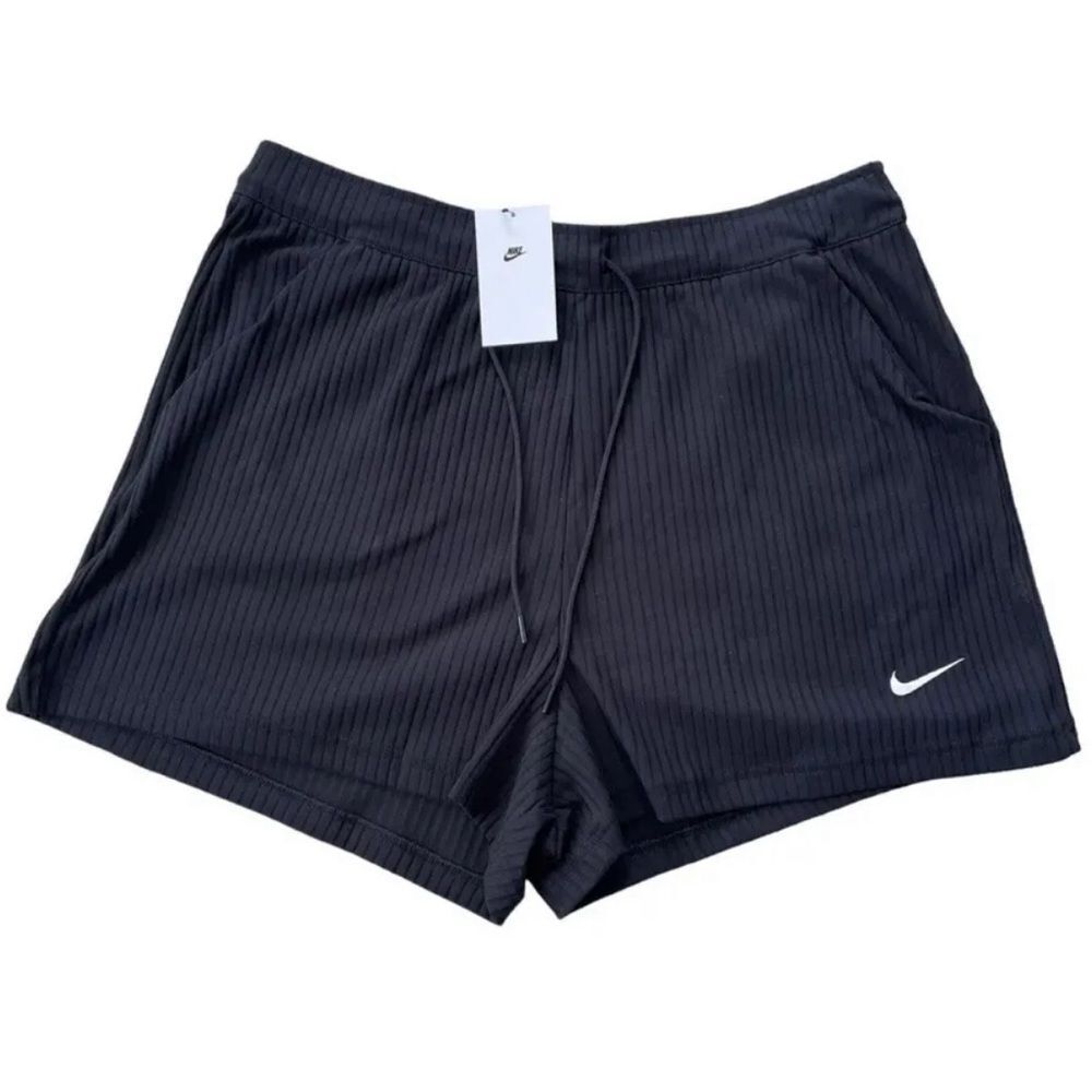 Nike Women’s Plus Size High Waisted Shorts Ribbed Black FB3209-010 Size 1X NWT